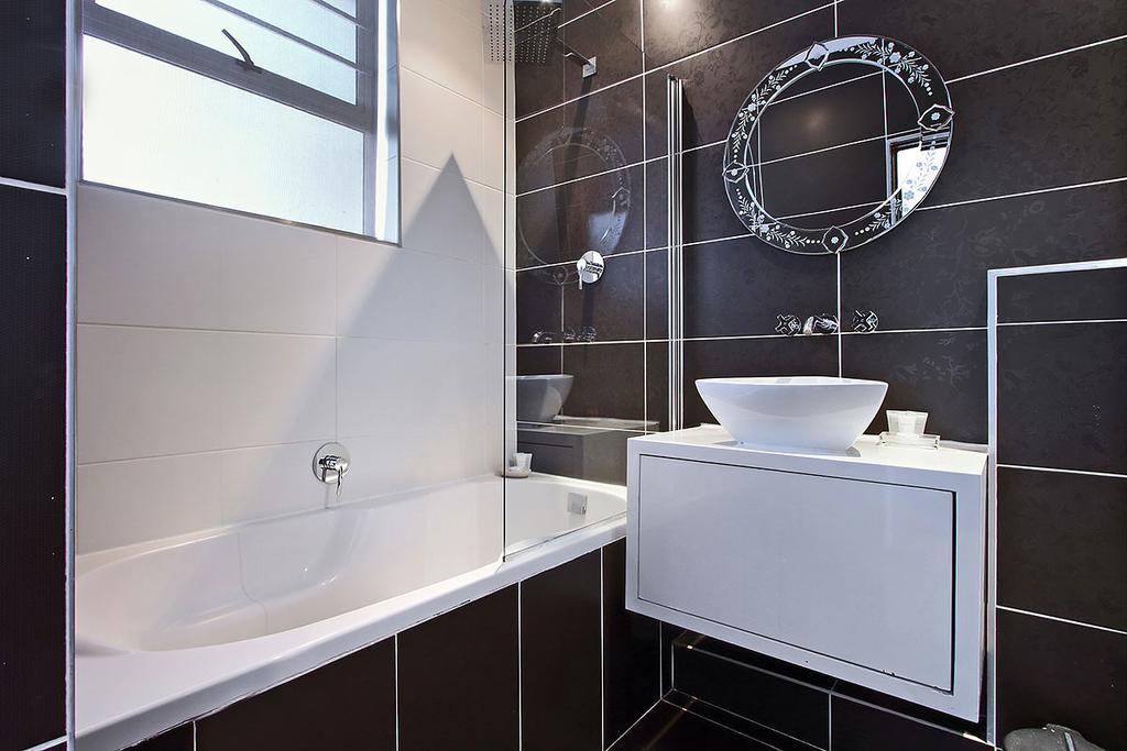 Vredenhof Self Catering Apartment Kapstaden Exteriör bild